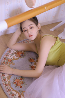 国产漂亮白嫩美女在线观看